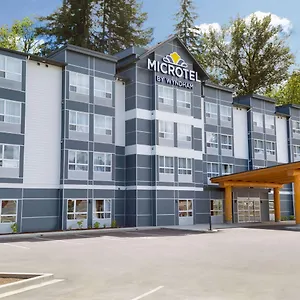 Microtel & By Wyndham Oyster Bay Ladysmith
